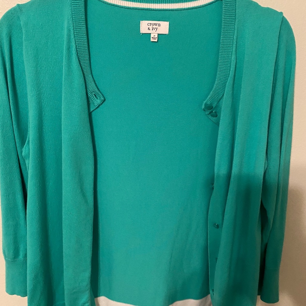 Crown & Ivy green cardigan size small